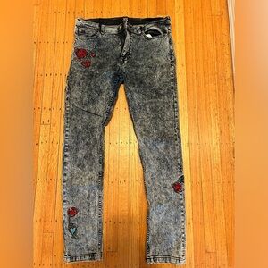 Acid wash rose 🌹 detail stretch 👖
